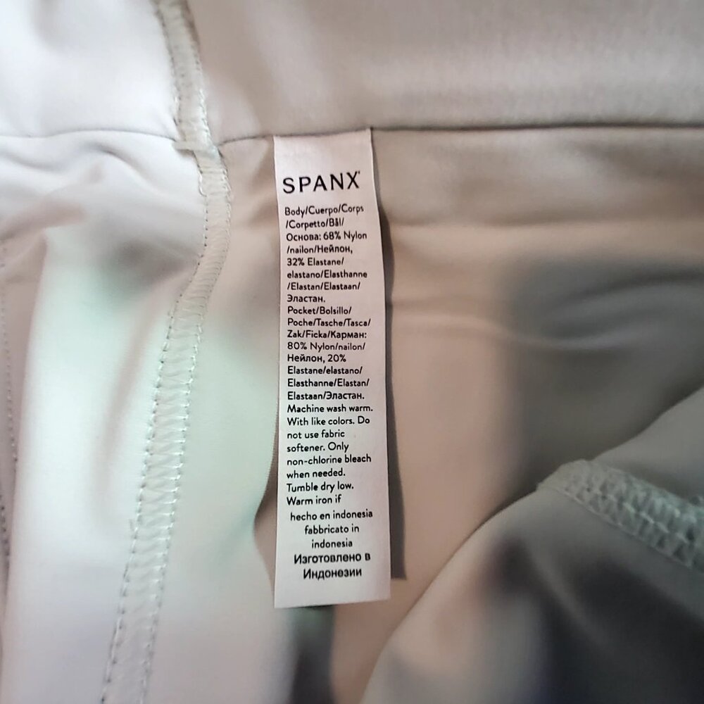 Spanx Booty Boost Knee-Length Skirt Leggings 2X White Cloud Womens Activewear - Picture 11 of 11